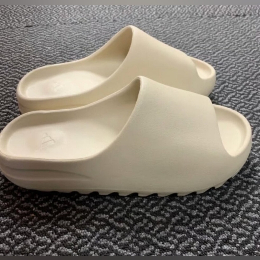 New Without Box Bone Adidas Yeezy Slide